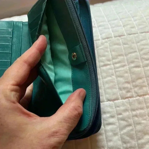 One Odd Bird brand wallet teal blue color - Picture 7 of 7